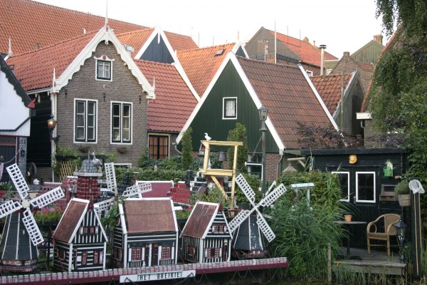 Volendam, een van de havens aan het Markermeer en een van onze bestemmingen